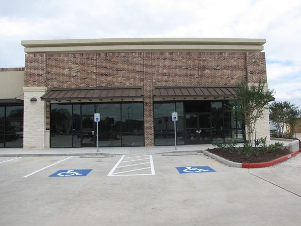 ±890 SF Retail Lease Space | 2305 Longmire Dr. | College Station, TX: 2305 Longmire Dr, College Station, TX 77845